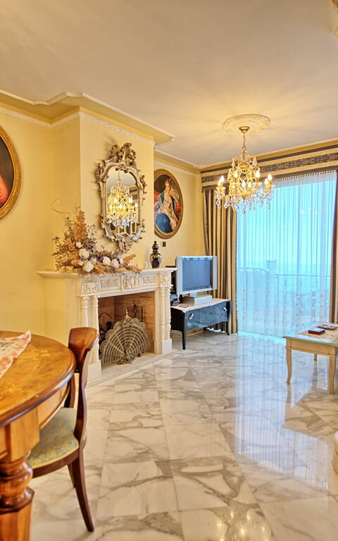 Villa Sophia: Salle à manger, Salon