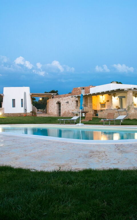 Trullo Torre Suda: bassin, Jardin