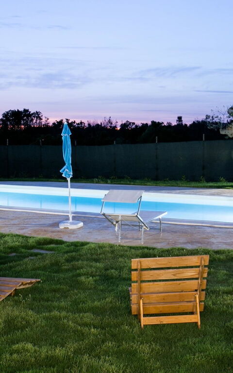 Trullo Torre Suda: bassin, Extérieur, Jardin