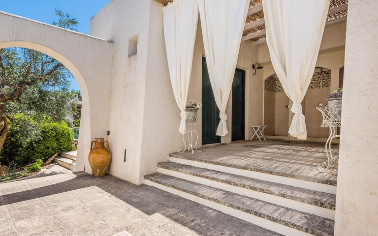 Tia Trullo: Extérieur