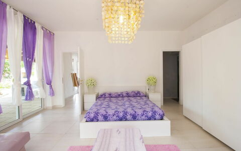 Logement Cotriero Crystal: chambre à coucher