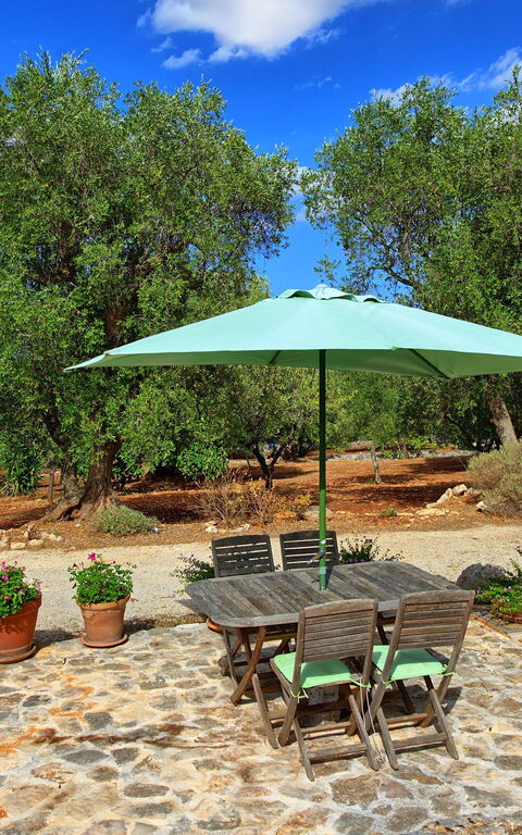 Trullo Pascarosa: Jardin