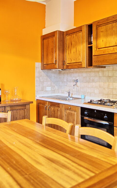 Casale Daniele: Cuisine, Salle à manger