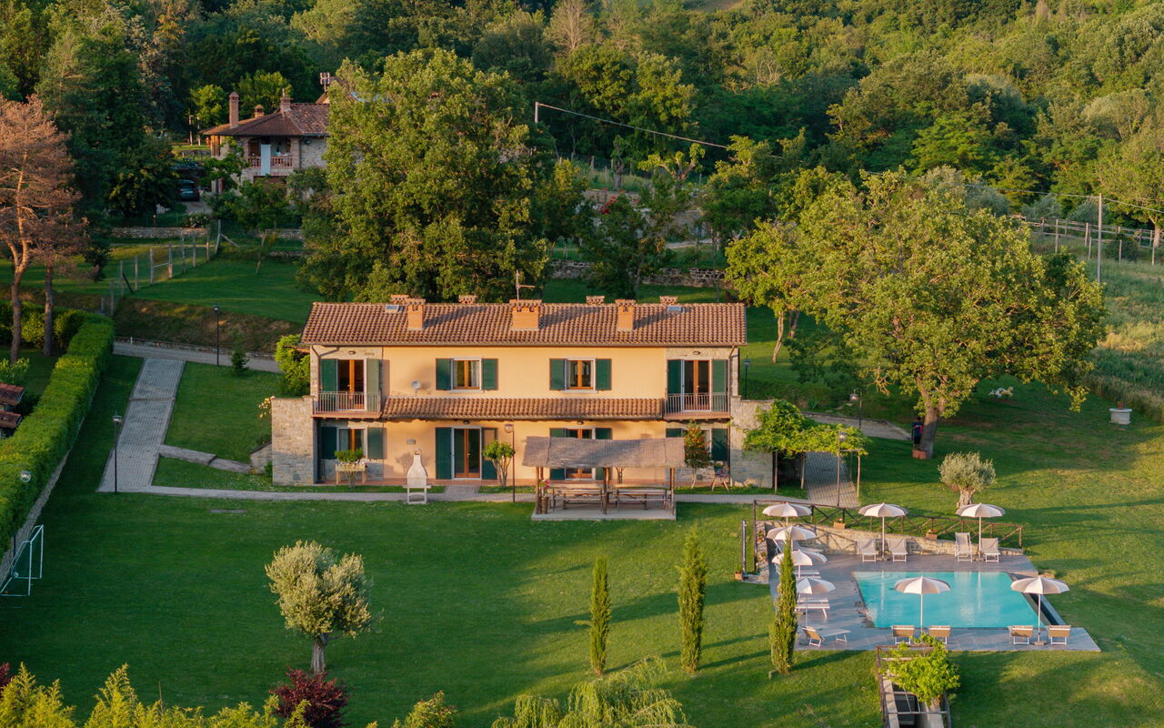 Casale Daniele: bassin, Extérieur