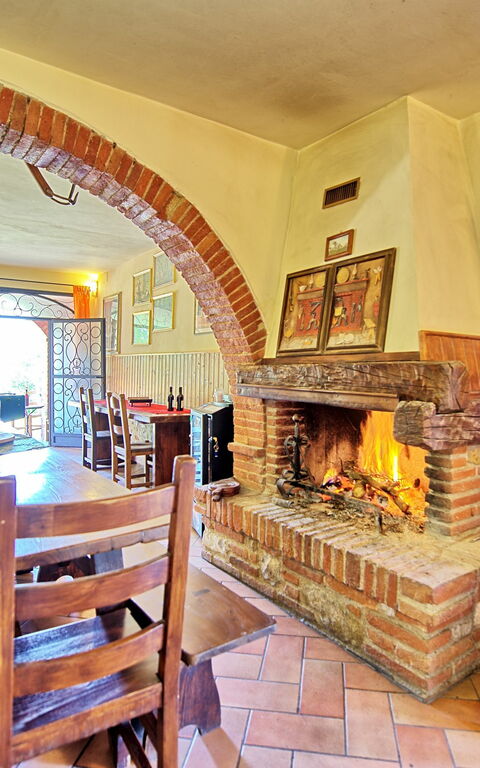 Villa Mario: Salle à manger, Salon