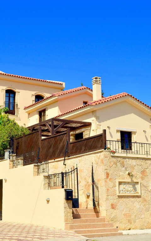 Villa Sevi Grande: Extérieur, Extérieurs