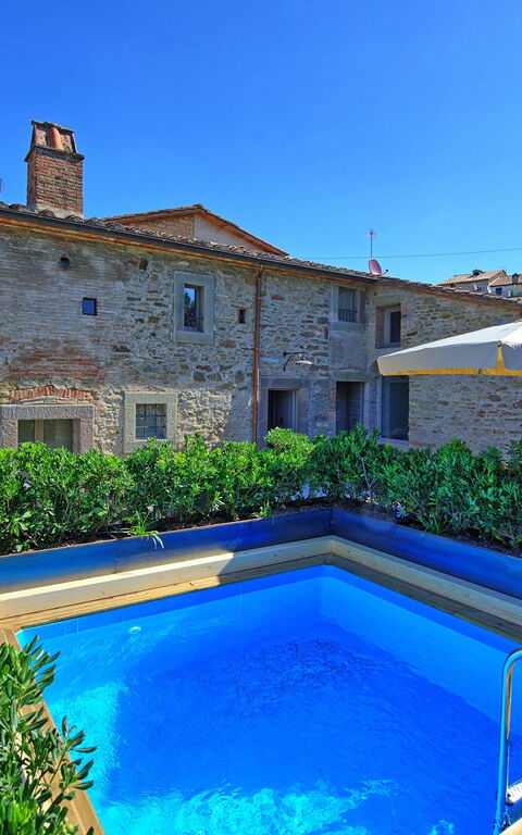 Casa La Fonte: bassin, Extérieur