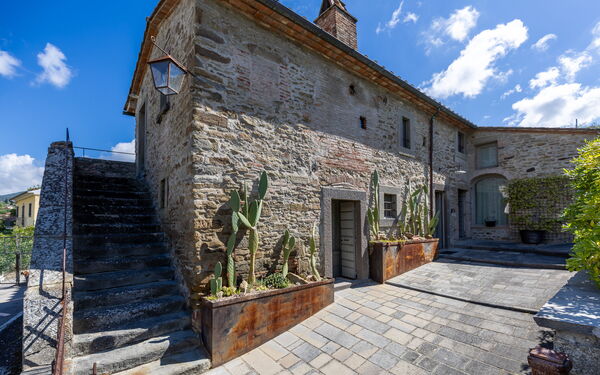 Casa la Fonte: Extérieur, Extérieurs