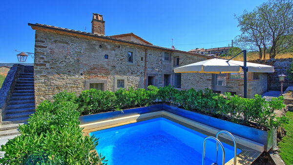 Casa la Fonte: bassin, Extérieur