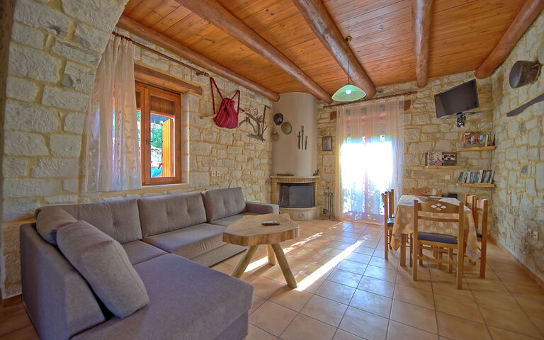 Villa Vrisses: Salle à manger, Salon
