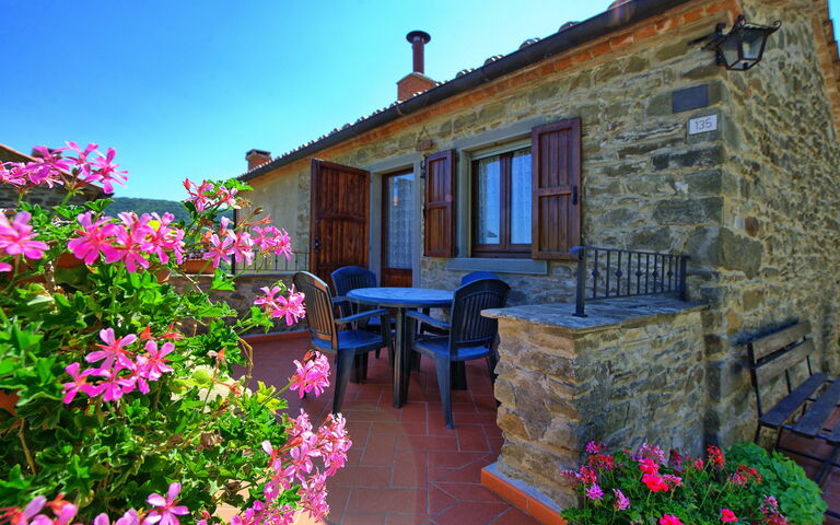 Borgo Veronica: Extérieurs