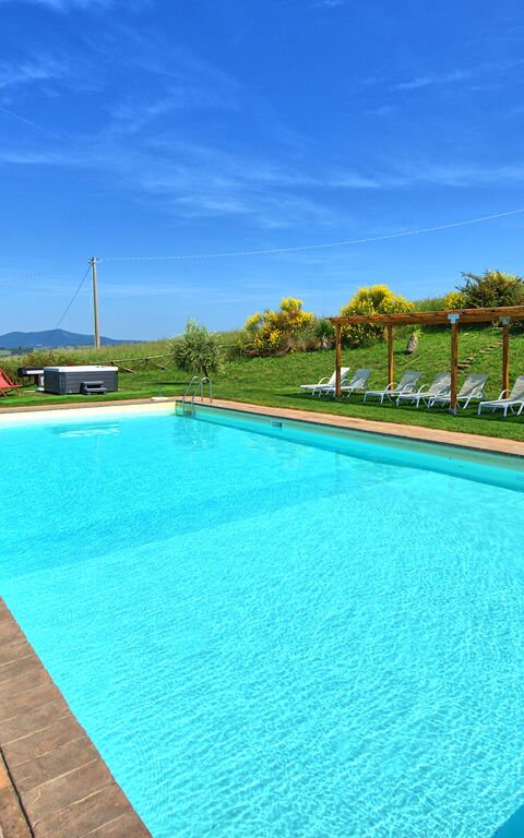 Casale Santa Francesca: bassin, Extérieur, Jardin