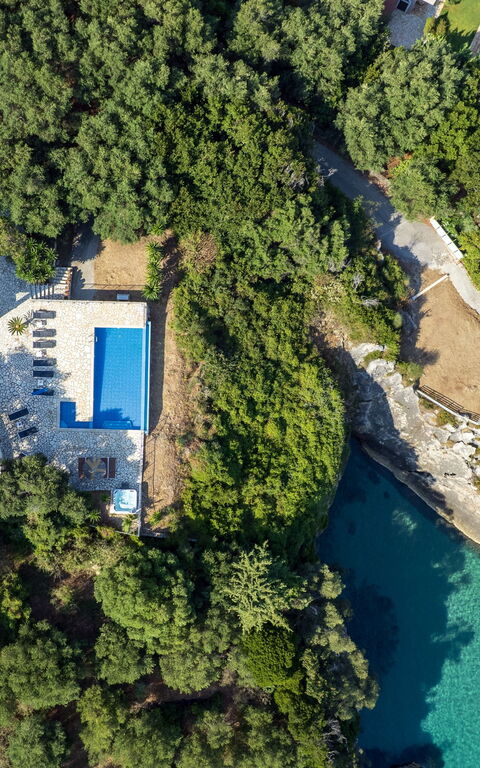 Beachfront Villa Seasun: bassin, Extérieur, Vues