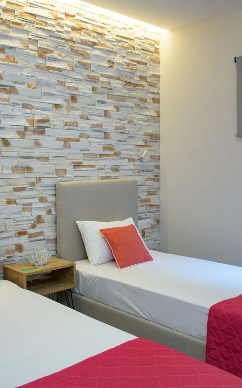 Beachfront Villa Seasun: chambre à coucher