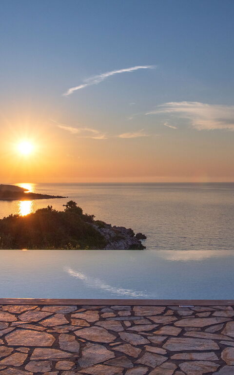 Beachfront Villa Seasun: bassin, Extérieur, Vues