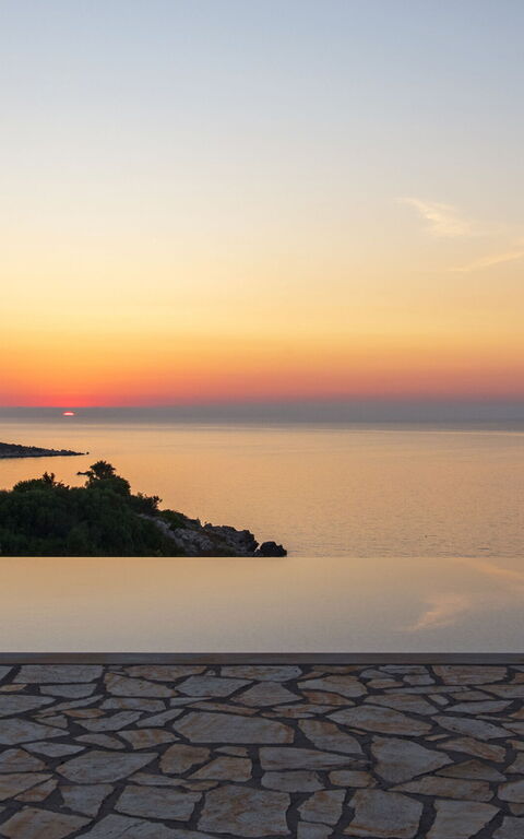 Beachfront Villa Seasun: bassin, Extérieur, Vues