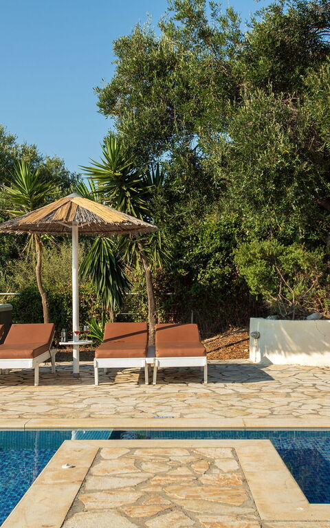 Beachfront Villa Seasun: bassin, Extérieur