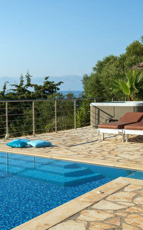 Beachfront Villa Seasun: bassin, Extérieur, Vues