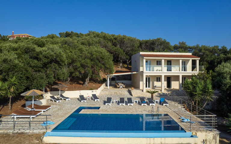 Beachfront Villa Seasun: bassin, Extérieur, Extérieurs