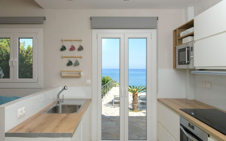 Beachfront Villa Seasun: Cuisine, Salle à manger