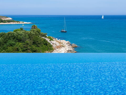 Beachfront Villa Seasun