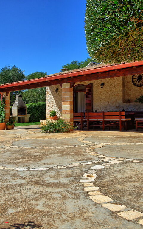 Lamia Santo Arcangelo: Extérieurs