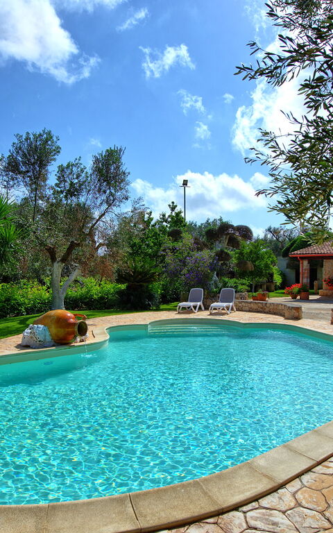 Lamia Santo Arcangelo: bassin, Extérieur, Jardin