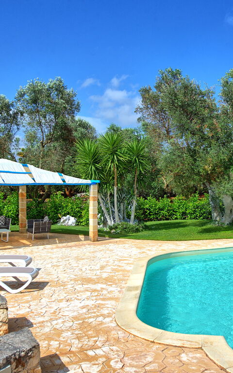 Lamia Santo Arcangelo: bassin, Extérieur, Jardin