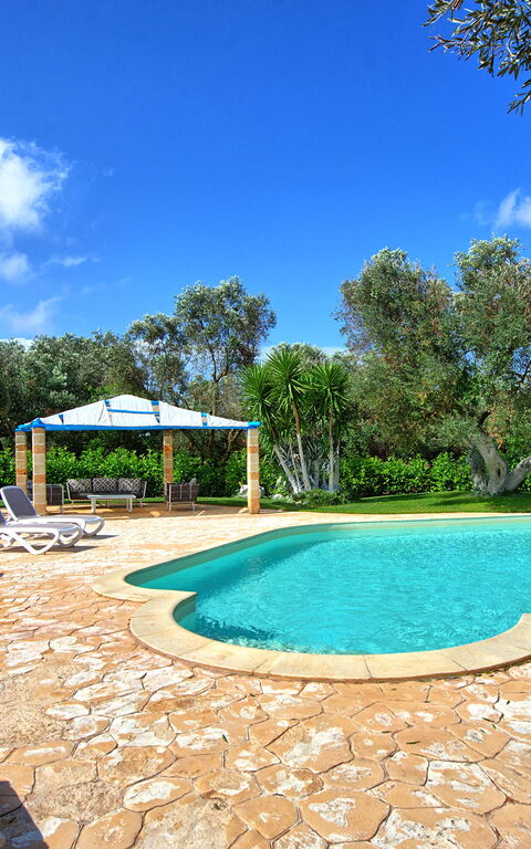 Lamia Santo Arcangelo: bassin, Extérieur, Jardin