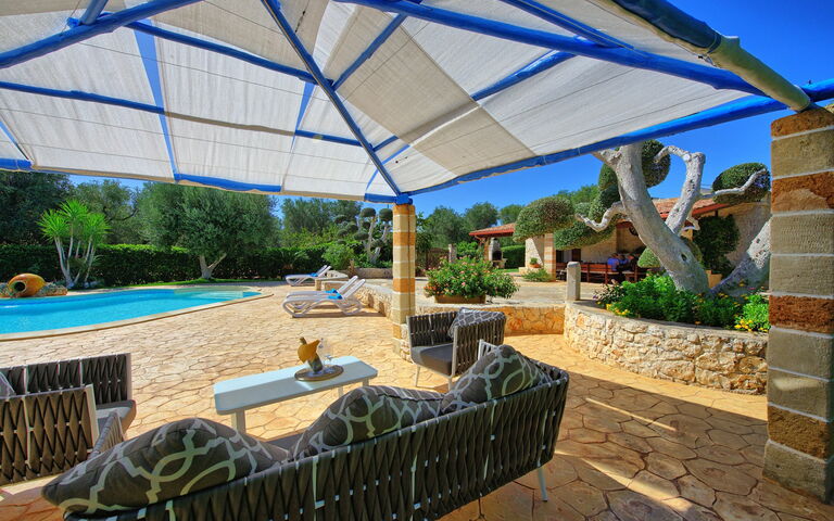 Lamia Santo Arcangelo: Extérieurs