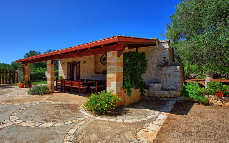 Lamia Santo Arcangelo: Extérieurs