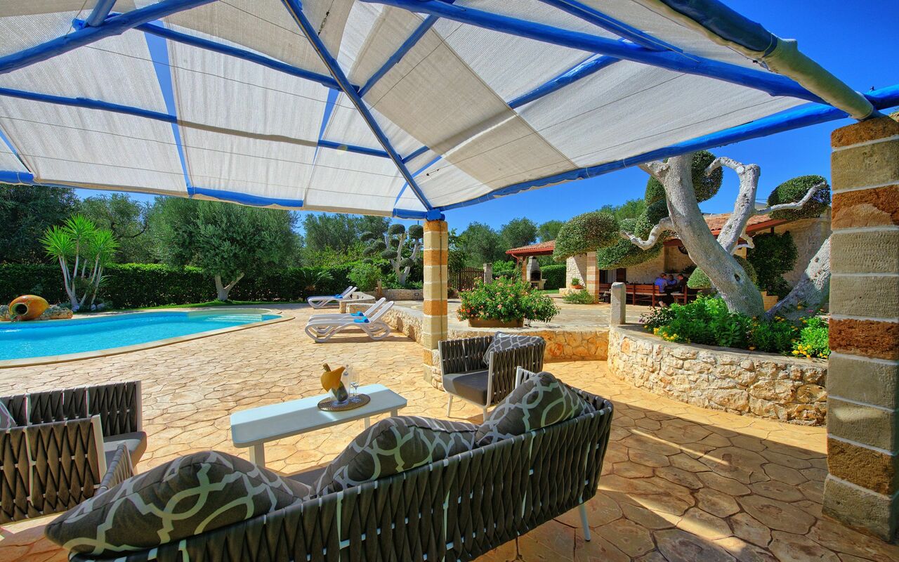 Lamia Santo Arcangelo: Extérieurs