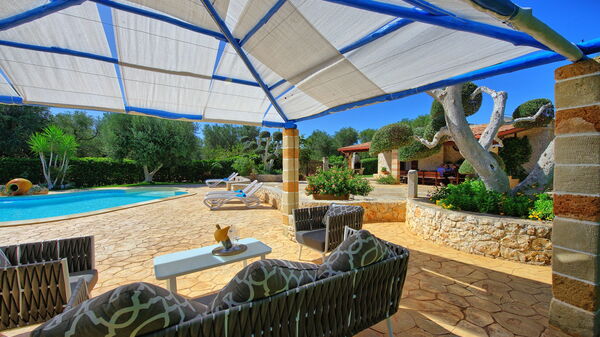 Lamia Santo Arcangelo: Extérieurs