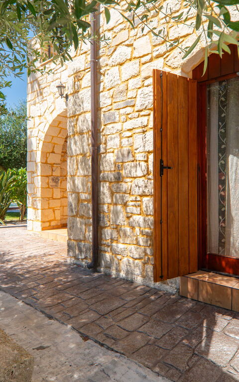 Villa Nipos: Extérieur, Extérieurs