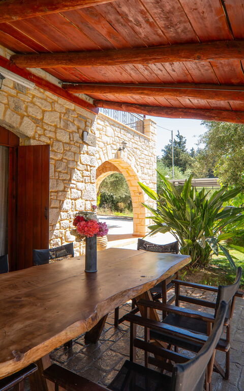 Villa Nipos: Balcon / Terrasse / Patio, Extérieur