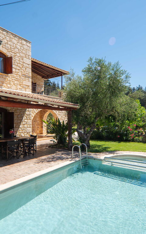 Villa Nipos: Balcon / Terrasse / Patio, bassin, Extérieur, Extérieurs, Jardin