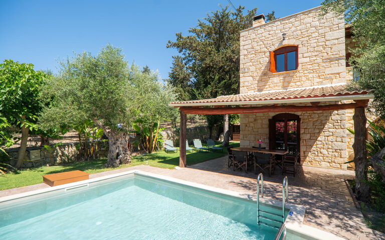 Villa Nipos: Balcon / Terrasse / Patio, bassin, Extérieur, Extérieurs, Jardin