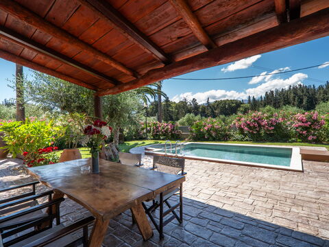 Villa Nipos