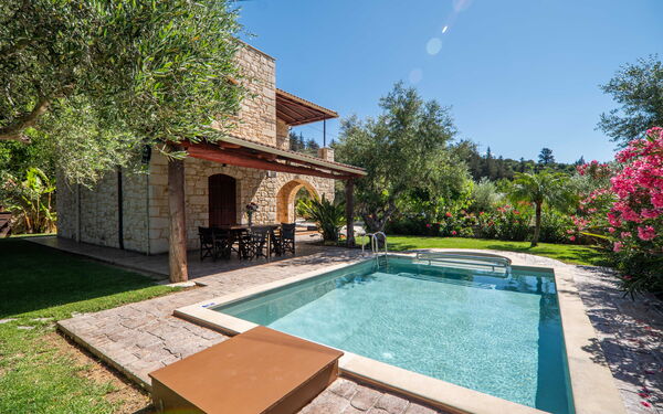 Villa Nipos