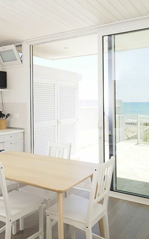 Villa Ariel: Cuisine, Salle à manger, Salon