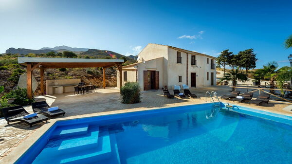 Villa le Muse: bassin, Extérieur