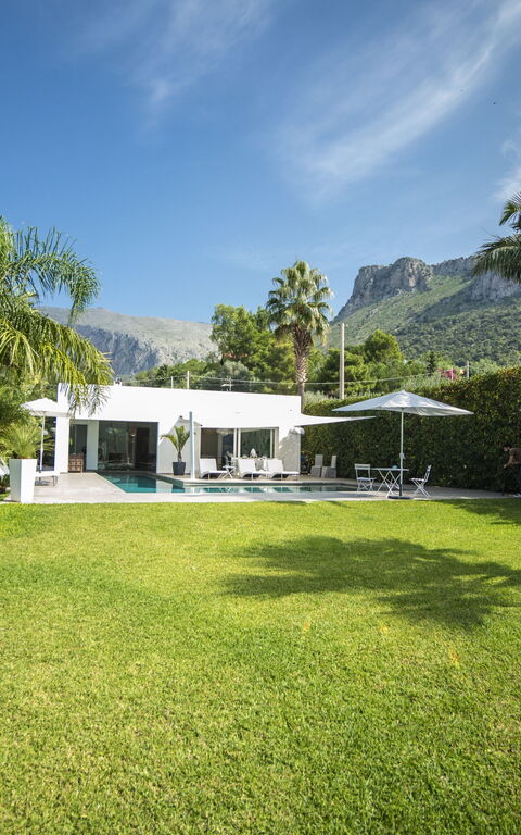 Villa Denari: Extérieur, Jardin