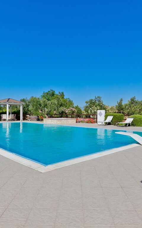 Tenutersa: bassin, Extérieur, Extérieurs