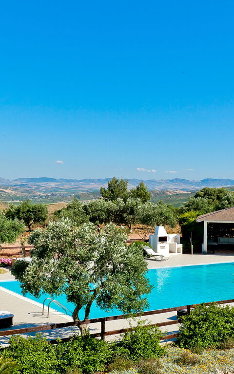 Tenutersa: bassin, Extérieur, Extérieurs