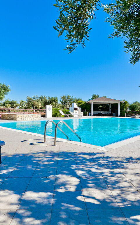 Tenutersa: bassin, Extérieur, Extérieurs