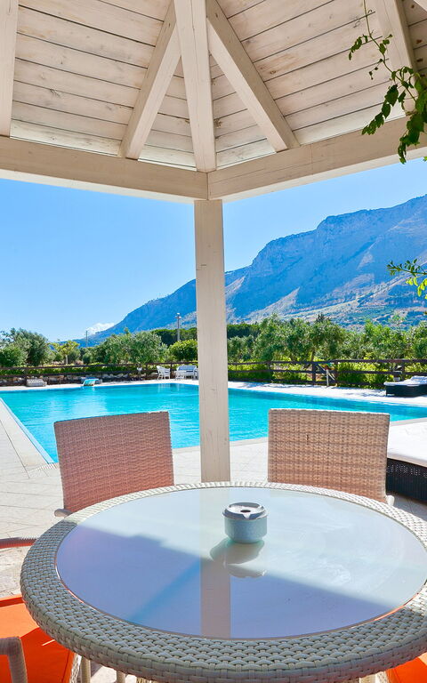 Tenutersa: bassin, Extérieur, Extérieurs