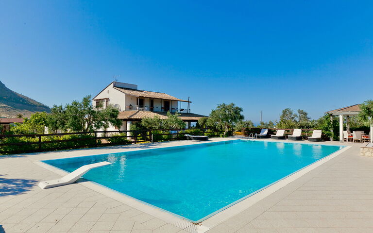 Tenutersa: bassin, Extérieur, Extérieurs