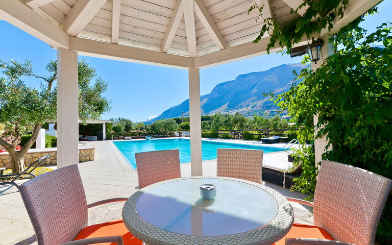 Tenutersa: bassin, Extérieur, Extérieurs