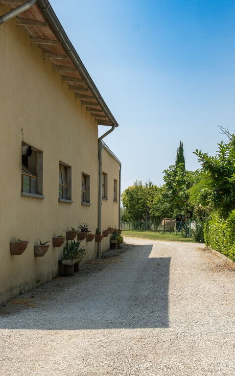 Casale Miro: Extérieur, Extérieurs