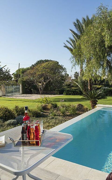 Villa Salinella: bassin, Jardin